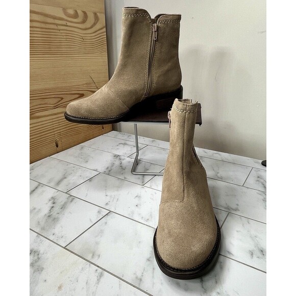 Clarks Pebble Maye Zip Suede Boot Womens Shoes Pebble Suede 7M Boho Western NWOT - Picture 1 of 9